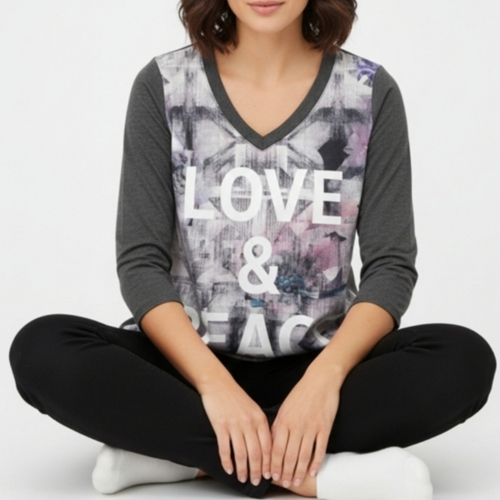 BOBEAU Love & Peace Quote Abstract Graphic Top Cropped Sleeve Artsy Boho